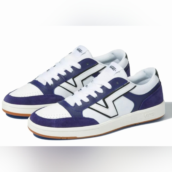 Vans Shoes Brand New In The Box Mens Vans Lowland Shoes With Gum